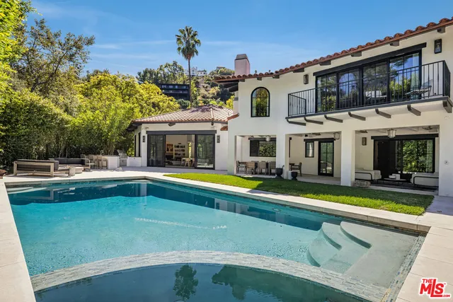 $6,299,000 | 7651 Willow Glen Road, Los Angeles, CA 90046
