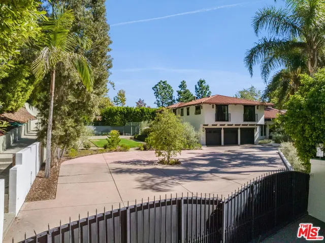 $6,299,000 | 7651 Willow Glen Road, Los Angeles, CA 90046