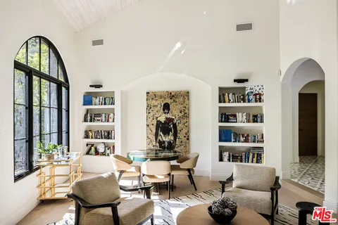 $6,299,000 | 7651 Willow Glen Road, Los Angeles, CA 90046