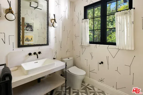 $6,299,000 | 7651 Willow Glen Road, Los Angeles, CA 90046