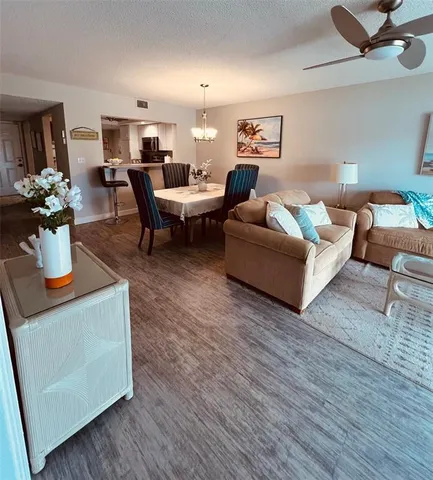 $5,250 | 9300 Clubside Circle, Unit 1109, Sarasota, FL 34238