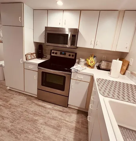 $5,250 | 9300 Clubside Circle, Unit 1109, Sarasota, FL 34238