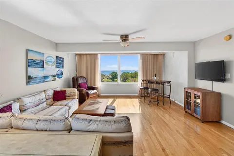 $475,000 | 1365 Snell Isle Boulevard Northeast, Unit 6A, St. Petersburg, FL 33704