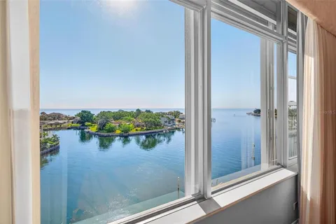 $475,000 | 1365 Snell Isle Boulevard Northeast, Unit 6A, St. Petersburg, FL 33704