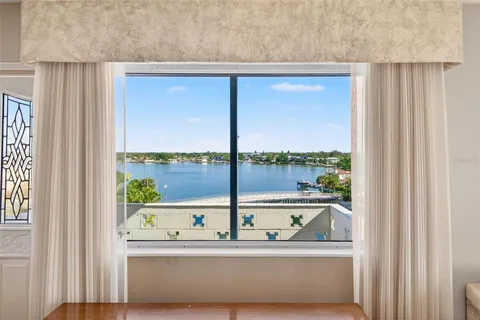 $475,000 | 1365 Snell Isle Boulevard Northeast, Unit 6A, St. Petersburg, FL 33704