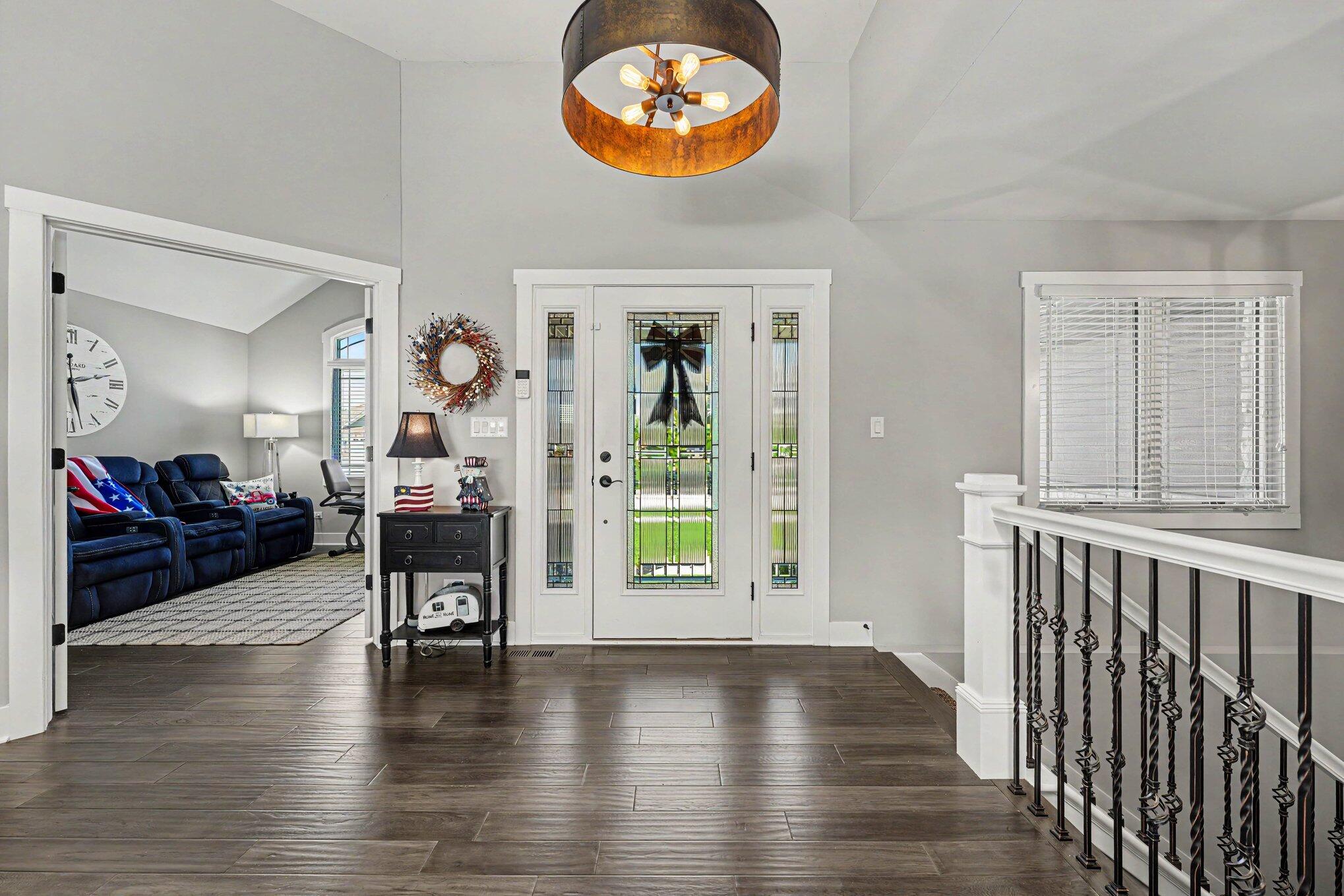 915 Betty Lane Crown Point, IN 46307 - Photo 4 of 41 2038x1359