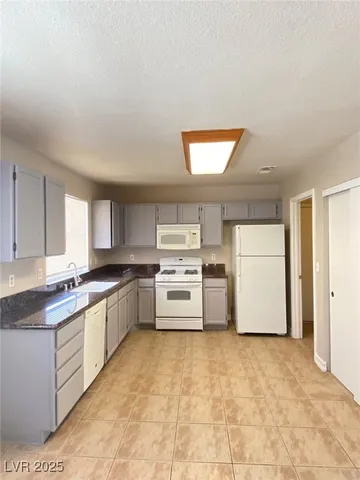 $1,940 | 1425 Spice Sky Drive, Las Vegas, NV 89128