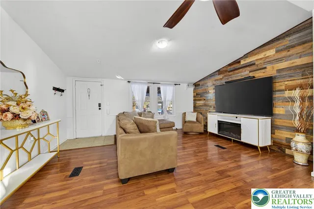 $75,000 | 1012 Spruce Lane, Breinigsville, PA 18031