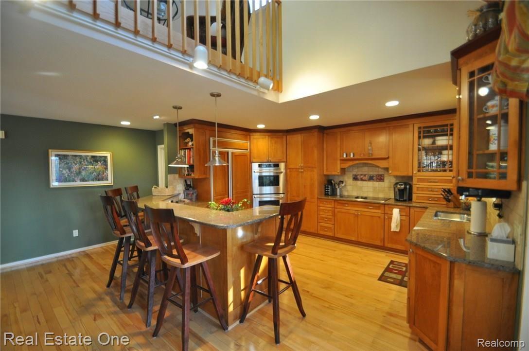 1016 West Snell Road Rochester, MI 48306 - Photo 11 of 43 9.JPG