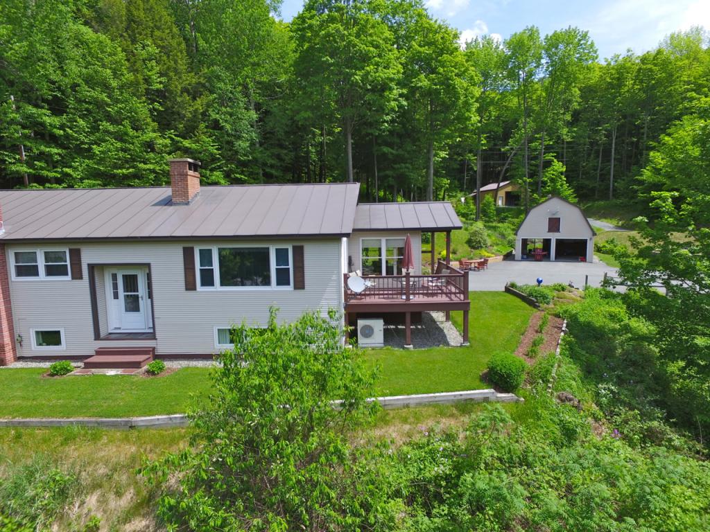184 Spooner Road Pomfret, VT 05067 - Photo 2 of 36