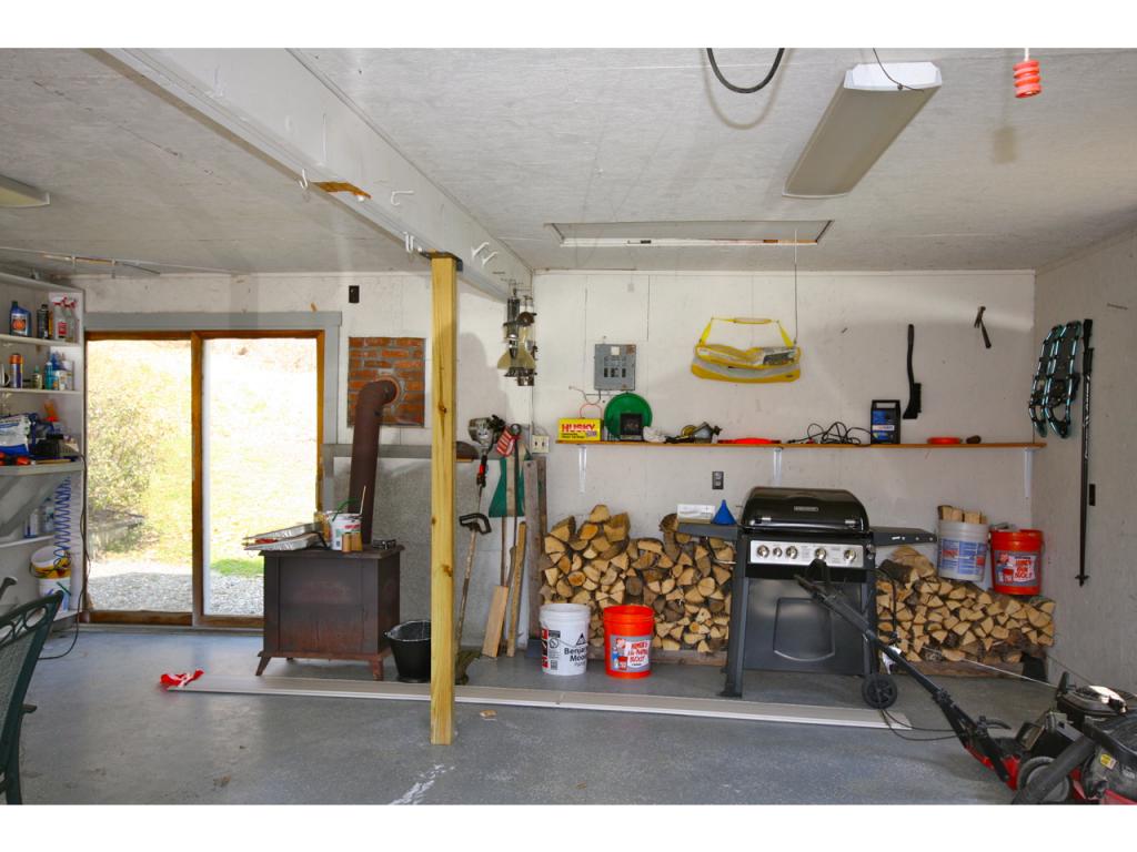 184 Spooner Road Pomfret, VT 05067 - Photo 16 of 36