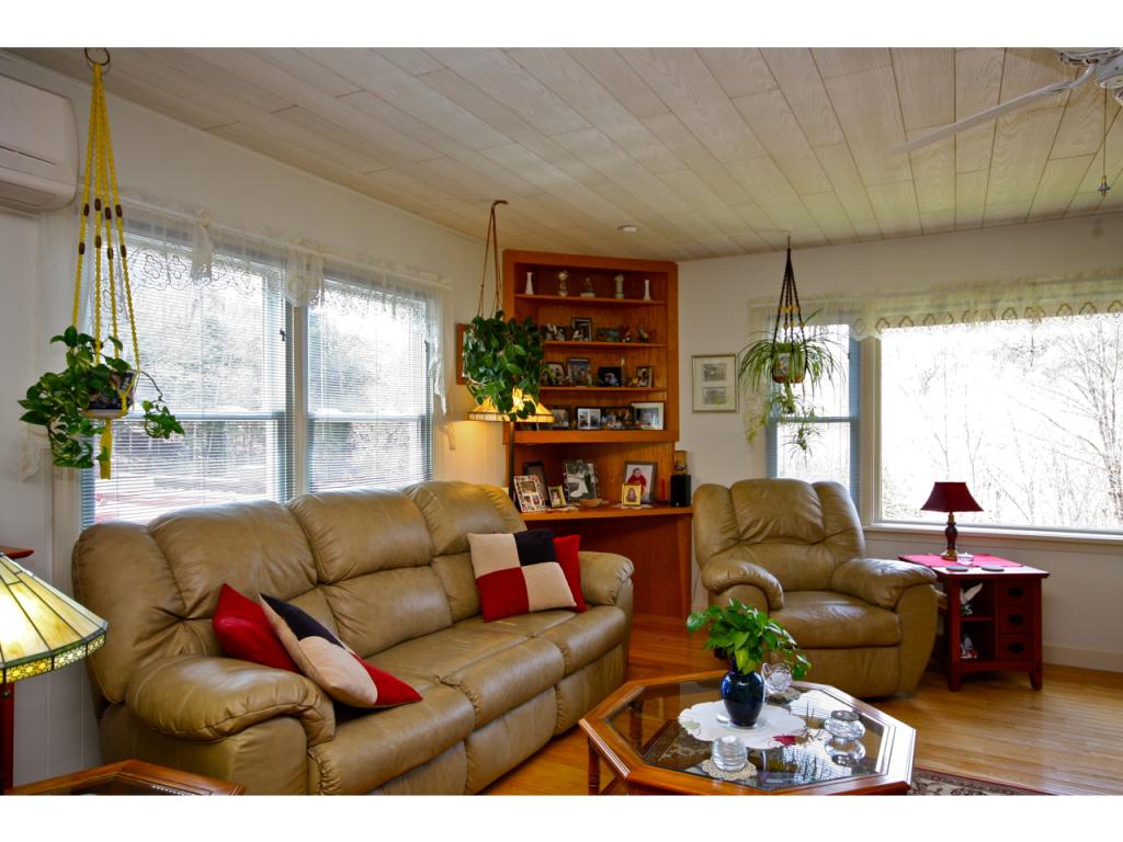 184 Spooner Road Pomfret, VT 05067 - Photo 6 of 36
