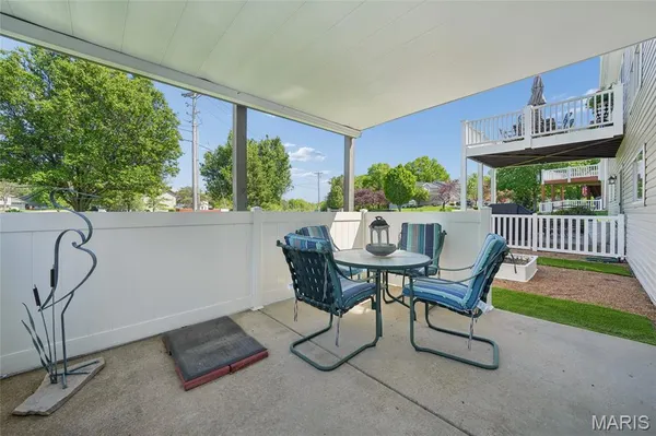 $385,000 | 806 Whispering Village Circle, Ballwin, MO 63021