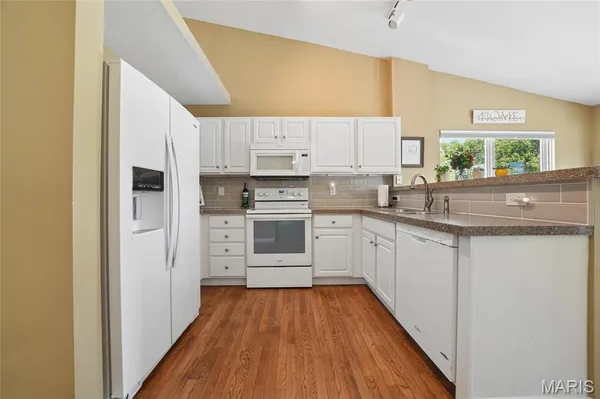 $385,000 | 806 Whispering Village Circle, Ballwin, MO 63021