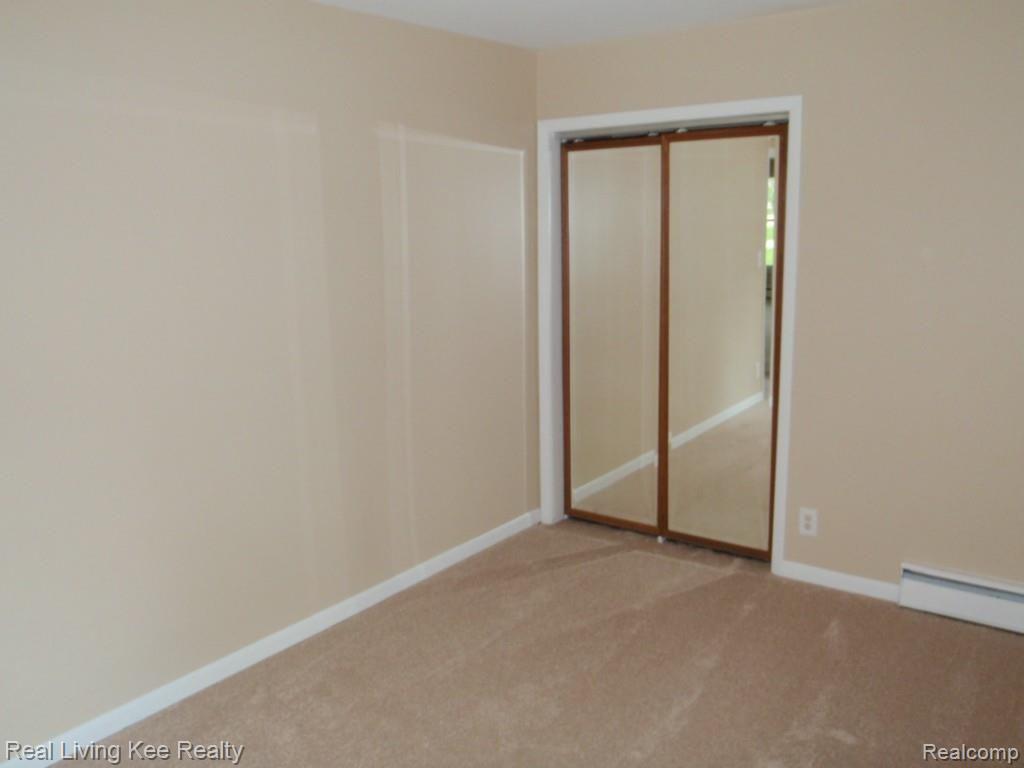2815 Weaverton Rochester, MI 48307 - Photo 14 of 17 Bedroom 4