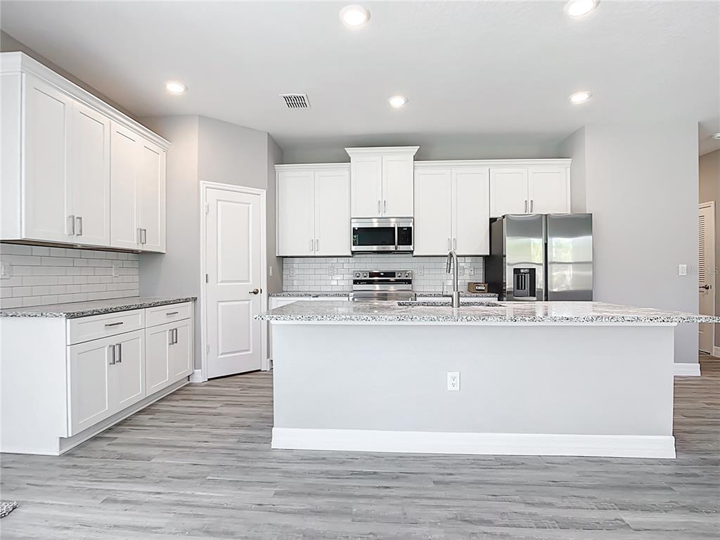 2576 Pecan Street North Port, FL 34287 - Photo 4 of 20