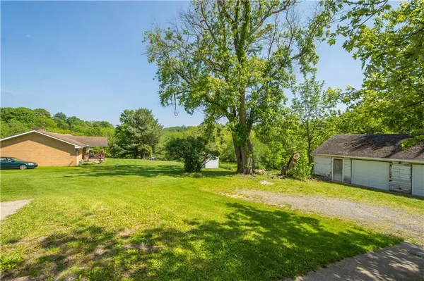 $349,900 | 4575 Prosperity Pike, Prosperity, PA 15329