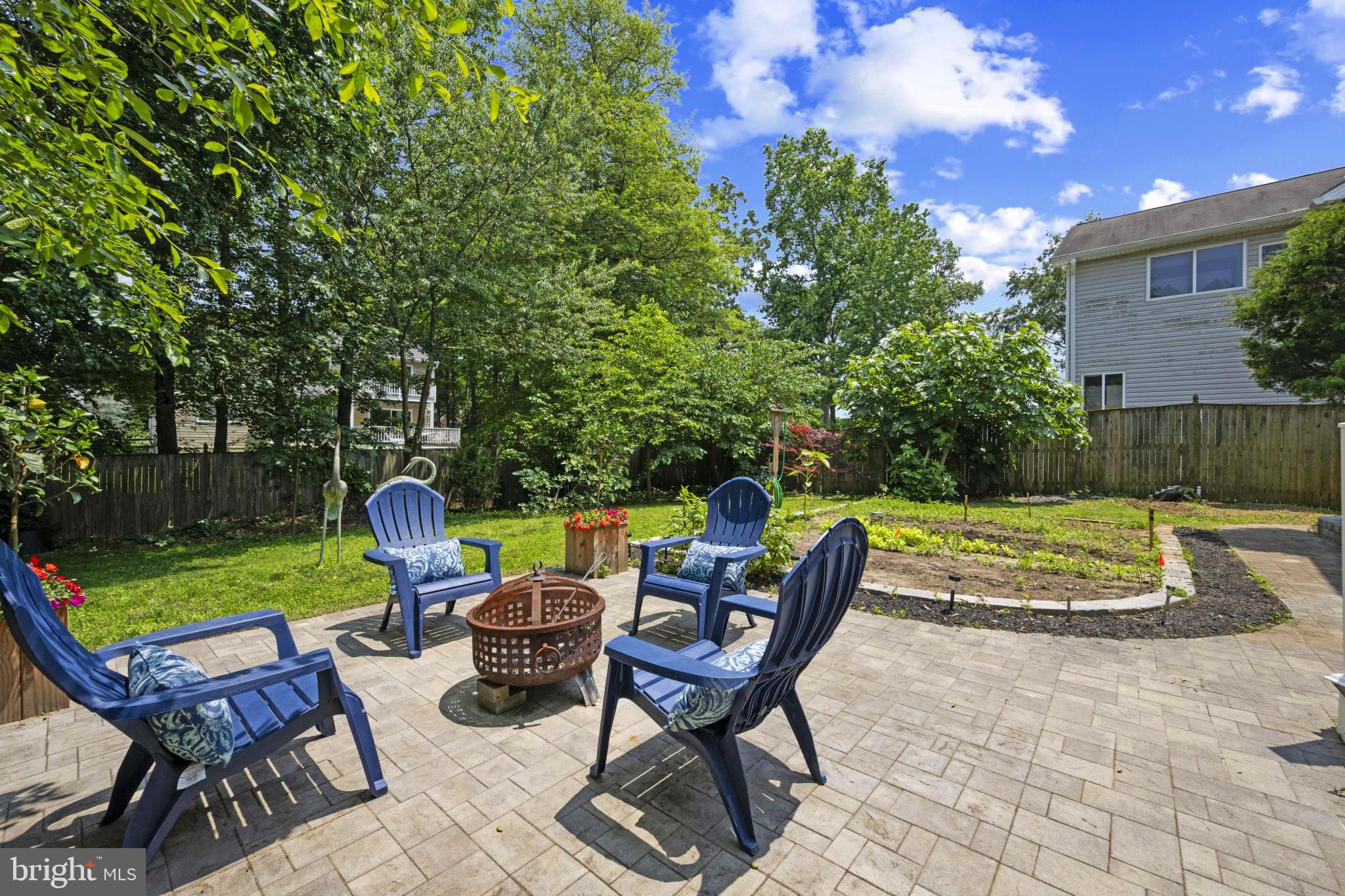 3403 Niagara Road Annapolis, MD 21403 - Photo 4 of 7 with a Gorgeous Hardscaped Patio