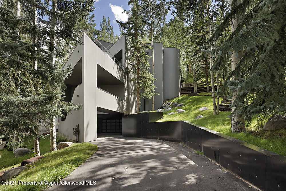 546 Edgewood Lane Snowmass Village, CO 81615 - Photo 50 of 60 a view of backyard of house
