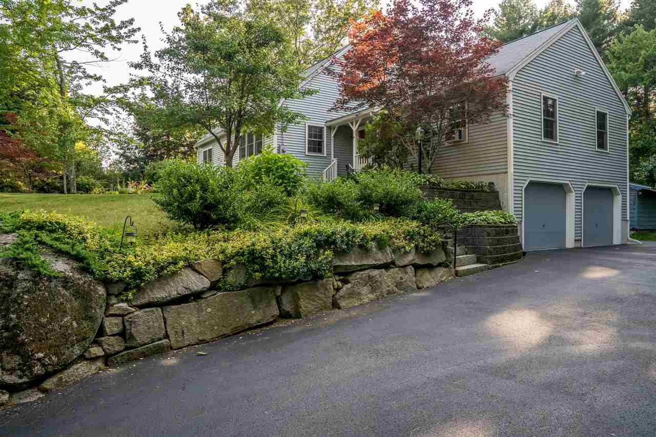18 Pettingale Road Amherst, NH 03031 - Photo 2 of 32