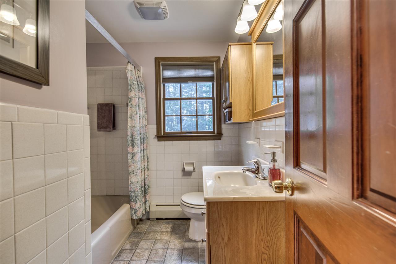 18 Pettingale Road Amherst, NH 03031 - Photo 14 of 32