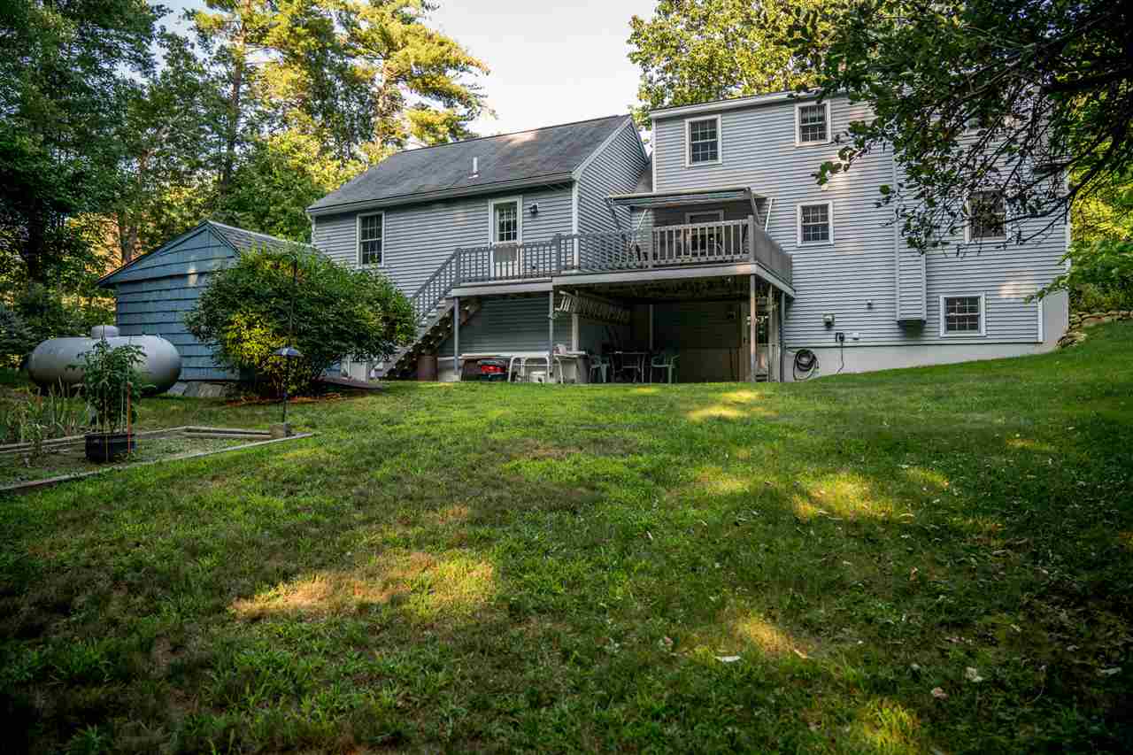 18 Pettingale Road Amherst, NH 03031 - Photo 3 of 32