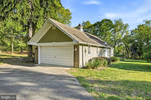 $699,000 | 267 West White Horse Pike, Berlin, NJ 08009