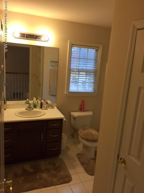 106 Autumn Road Matawan, NJ 07747 - Photo 21 of 29 2nd floor Bath