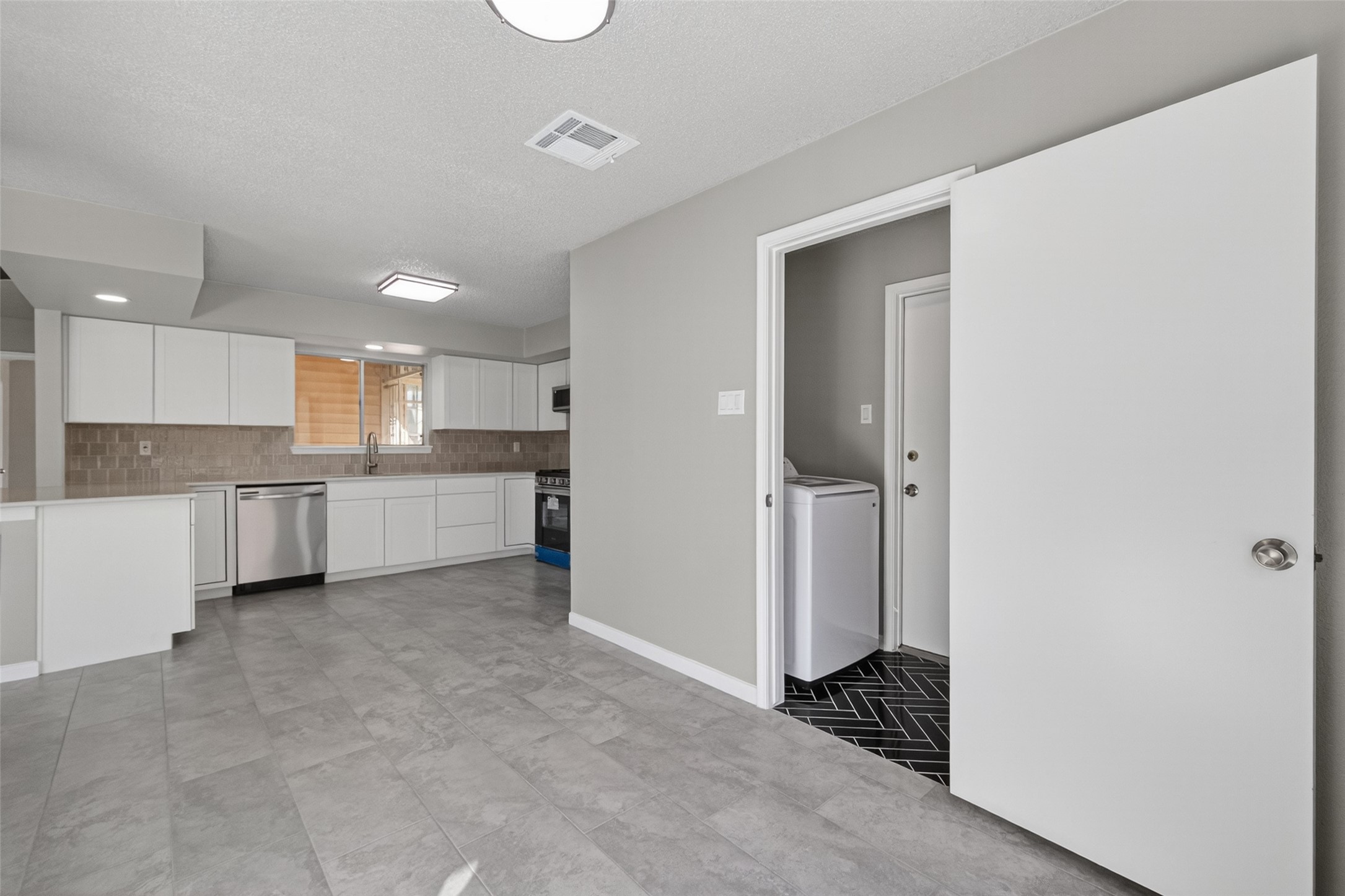 11406 Caesar Drive Houston, TX 77477 - Photo 16 of 37