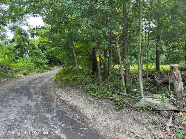 $599,000 | 307 Trout Lane, Factoryville, PA 18419