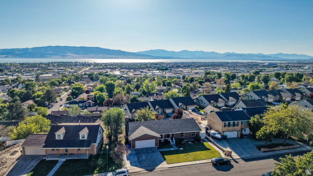 324 Ridgecrest Drive Orem, UT 84058 - Photo 3 of 43