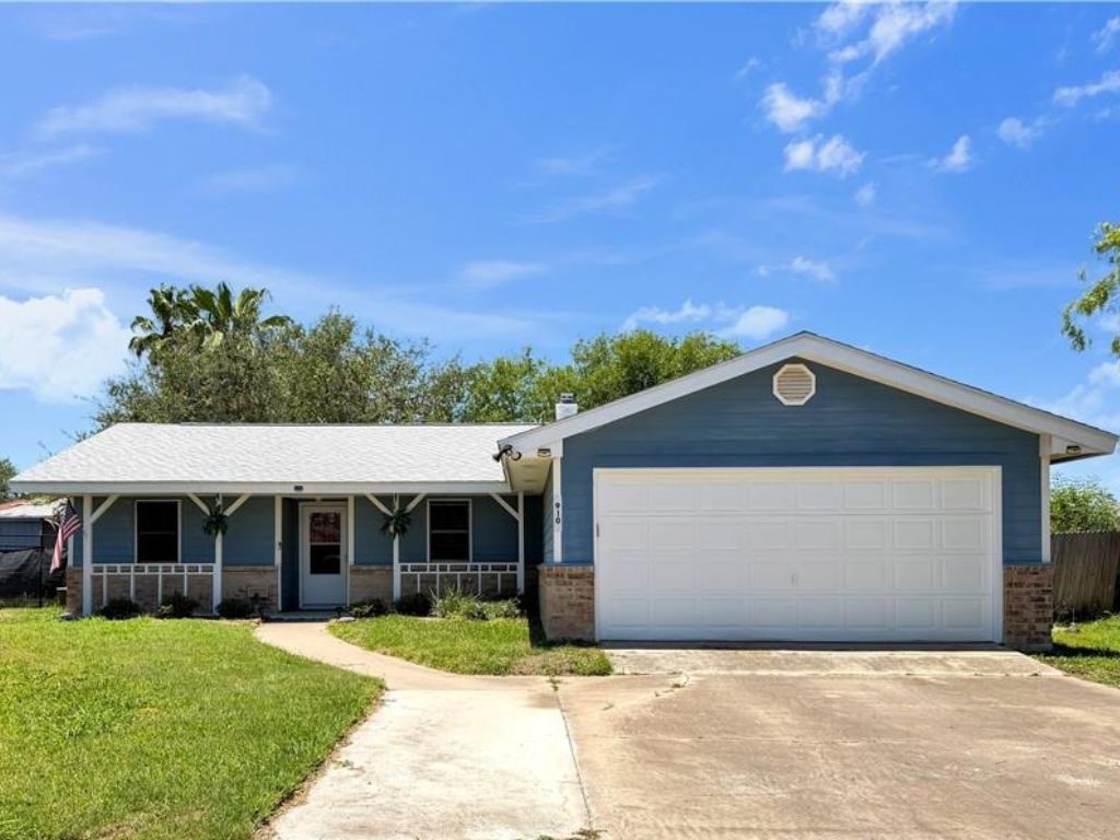 910 Twite Circle Corpus Christi, TX 78418 - Photo 40 of 40 a front view of a house with a garden