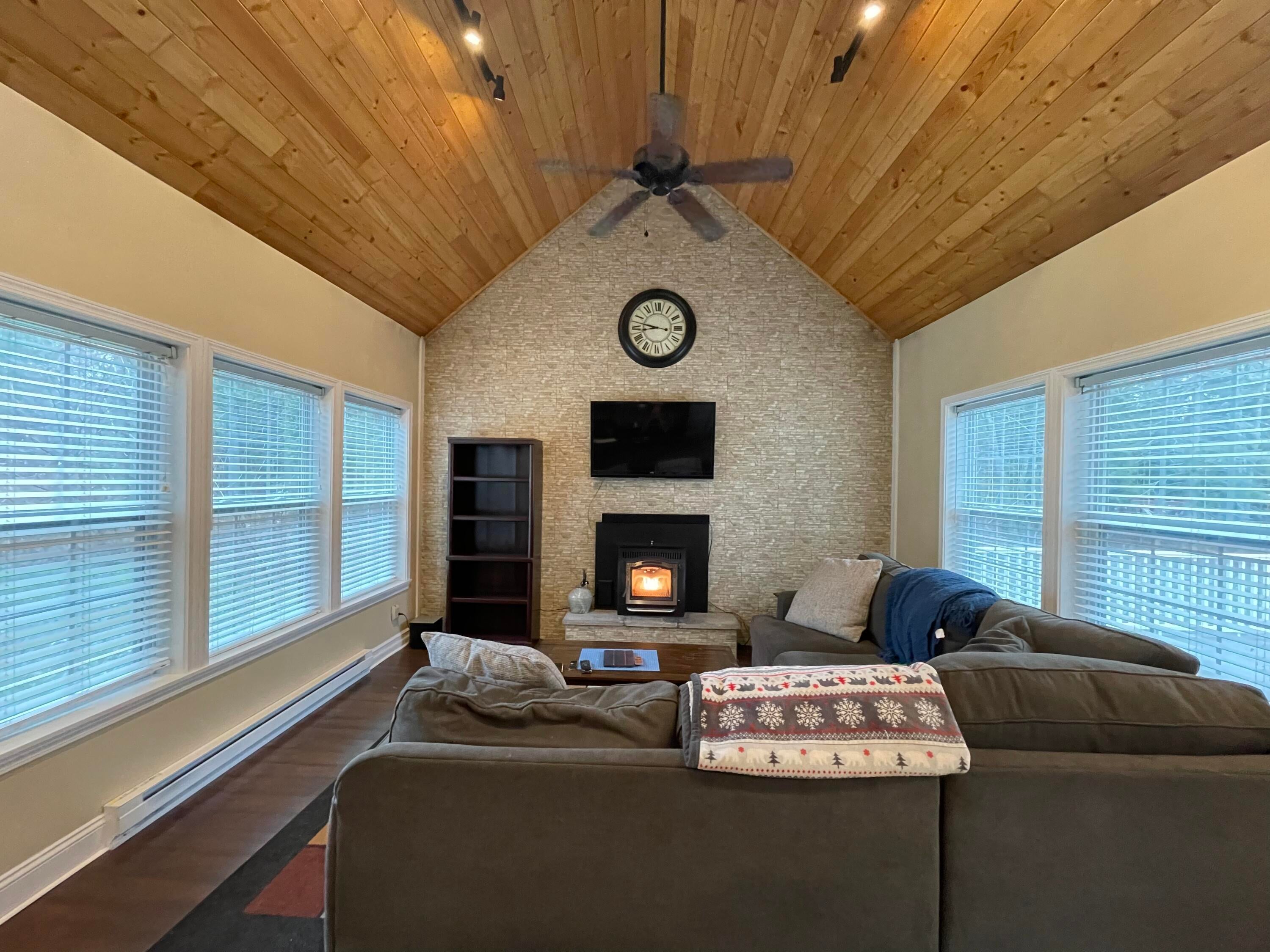 17969 South Deer Run Road Kinross, MI 49752 - Photo 3 of 30 Gallery Image 3
