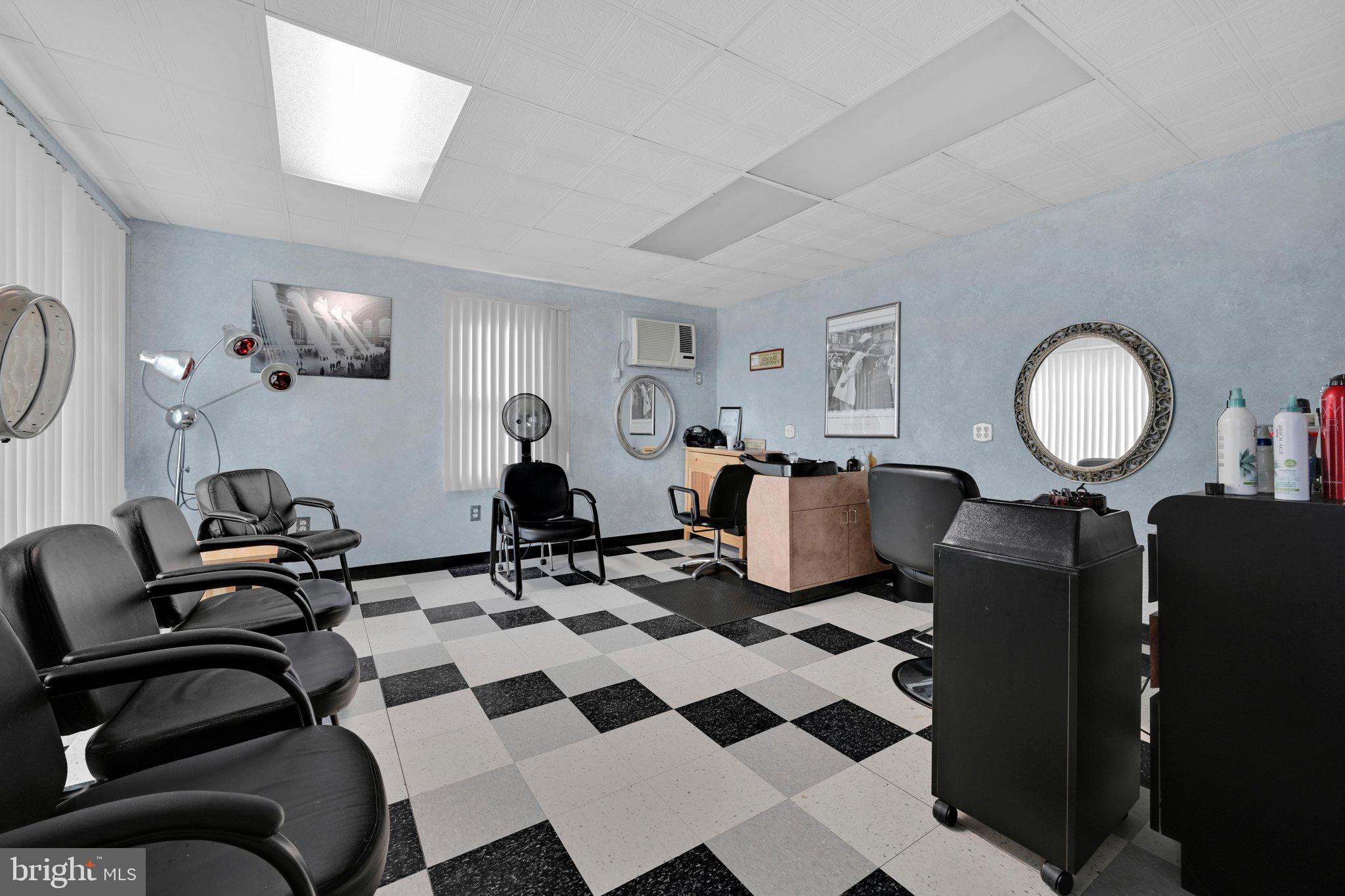 1629 New Holland Road Reading, PA 19607 - Photo 7 of 34 Office