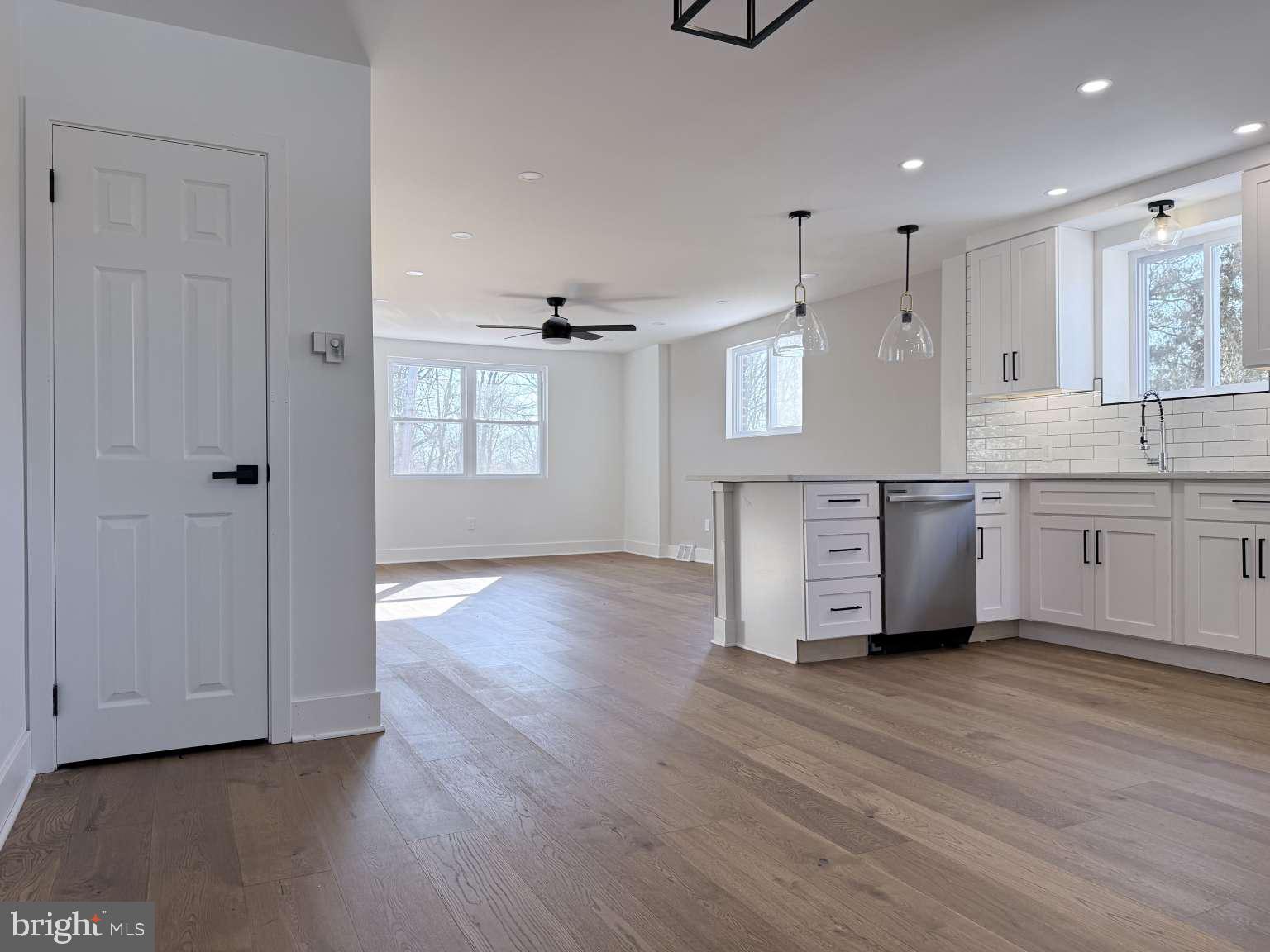 1346 Rainer Road Brookhaven, PA 19015 - Photo 3 of 6