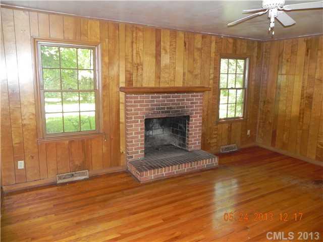 5839 Pepperhill Road Charlotte, NC 28212 - Photo 5 of 12 Gallery Image 5