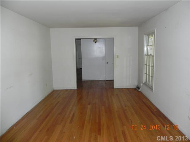 5839 Pepperhill Road Charlotte, NC 28212 - Photo 7 of 12 Gallery Image 7