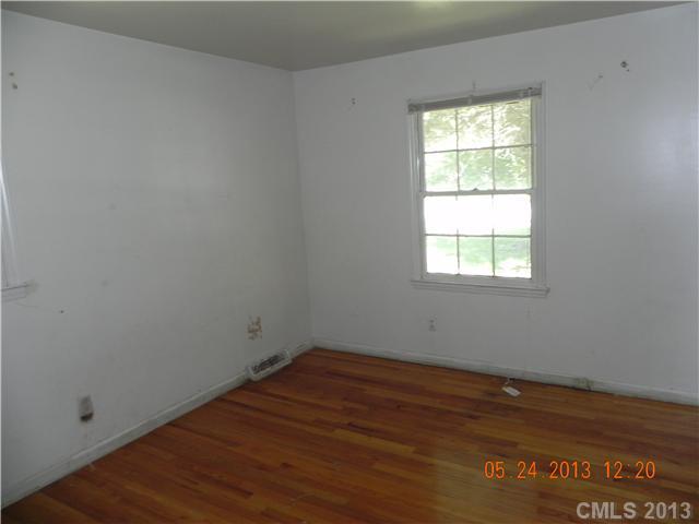 5839 Pepperhill Road Charlotte, NC 28212 - Photo 10 of 12 Gallery Image 10