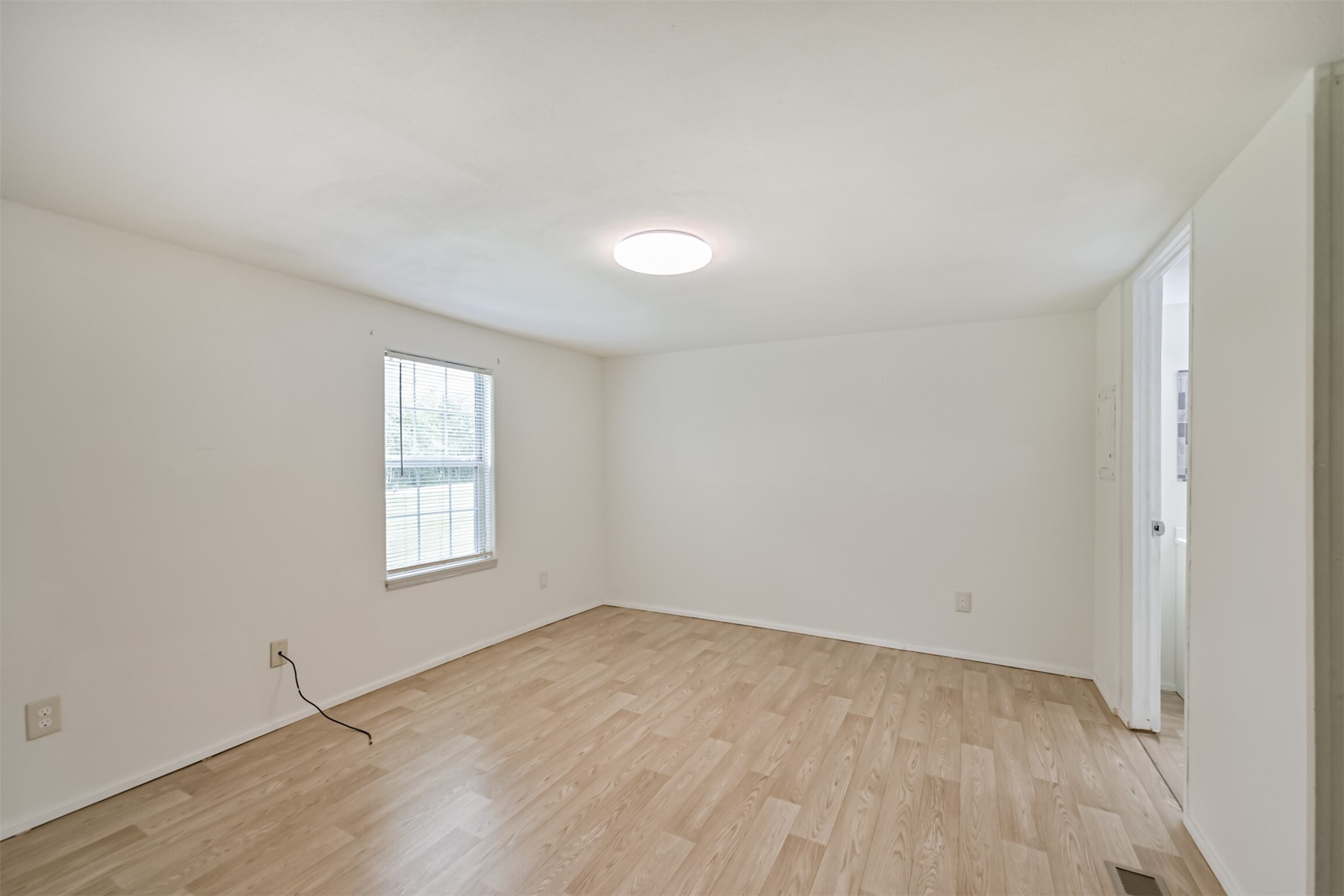1749 Max Road, Unit 4 Pearland, TX 77581 - Photo 18 of 33 Primary Bedroom