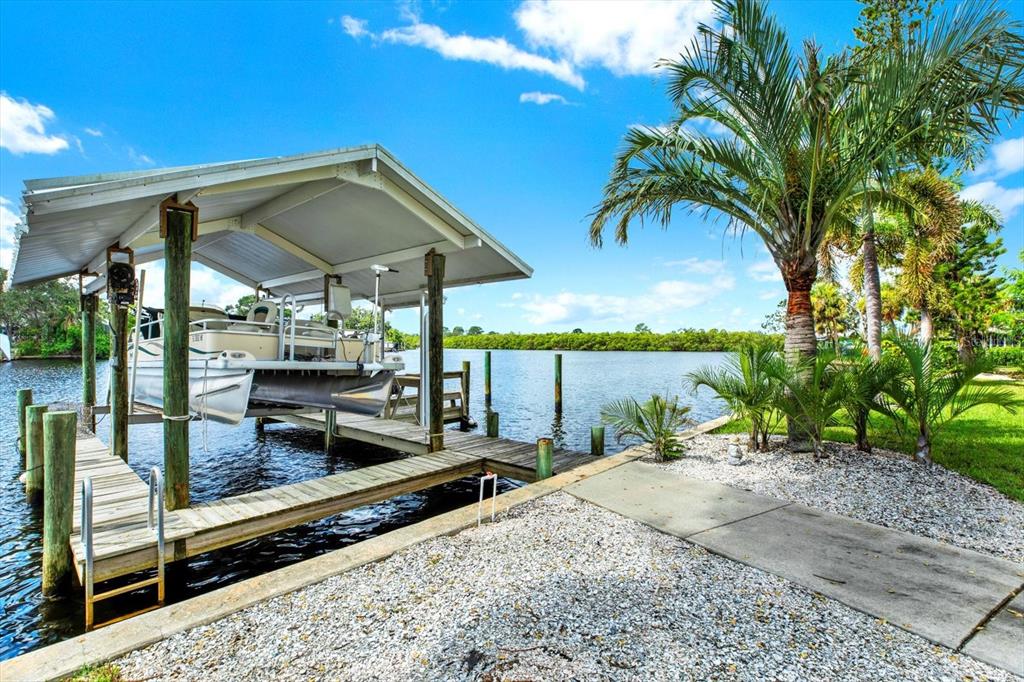 102 West North Branch Road Ruskin, FL 33570 - Photo 4 of 50