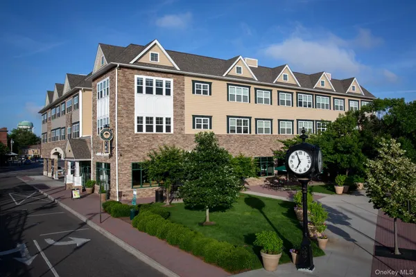 $3,680 | 148 South Front Street, Unit S226, Farmingdale, NY 11735