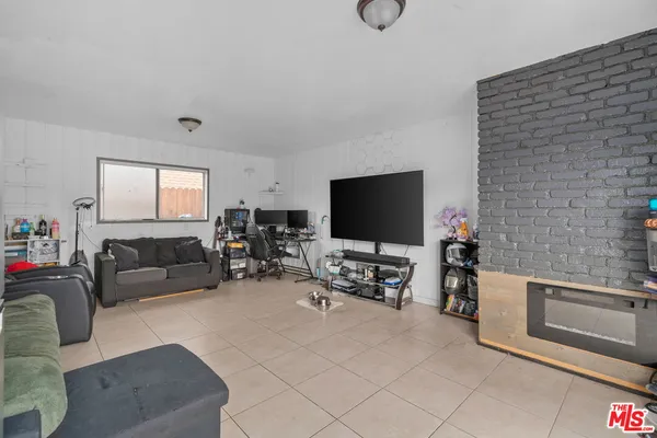 $909,000 | 3311 West 115th Street, Inglewood, CA 90303