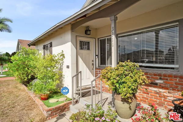 $909,000 | 3311 West 115th Street, Inglewood, CA 90303