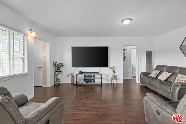 $909,000 | 3311 West 115th Street, Inglewood, CA 90303