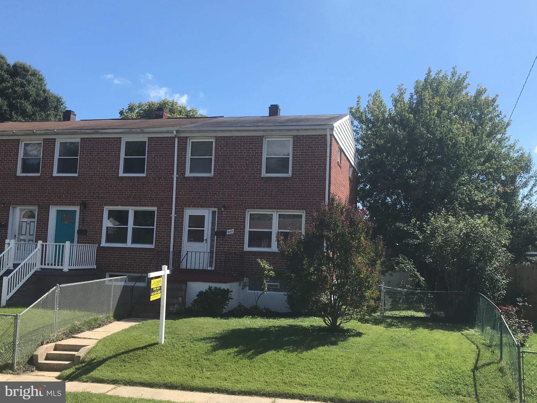 1645 Riverwood Road Baltimore, MD 21221 - Photo 2 of 24 End of group with large yard