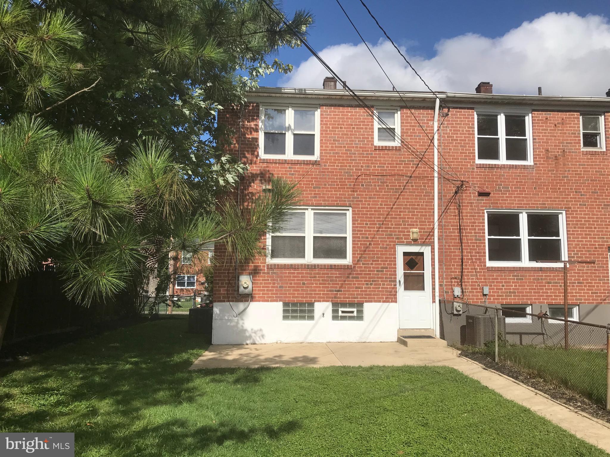 1645 Riverwood Road Baltimore, MD 21221 - Photo 22 of 24 Large level yard