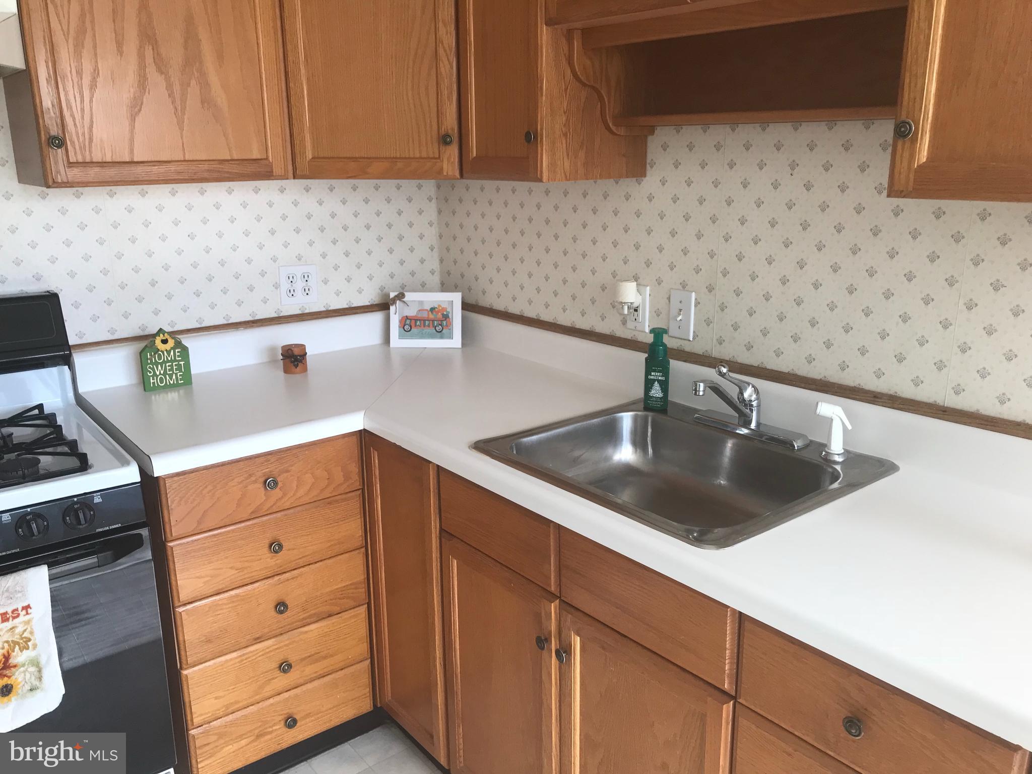 1645 Riverwood Road Baltimore, MD 21221 - Photo 5 of 24 Lots of counter space