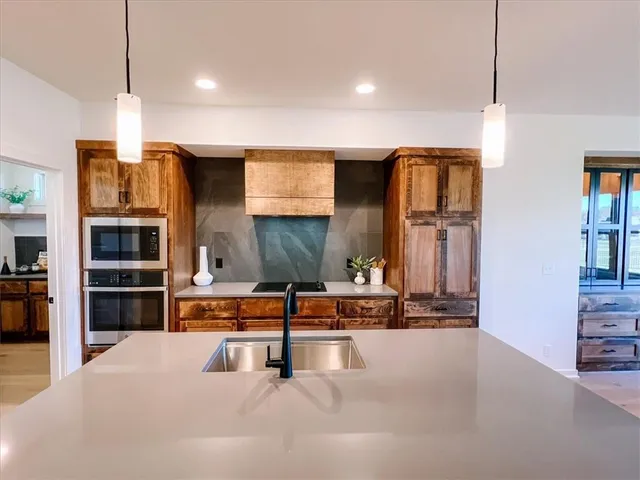 $600,000 | 2601 Northeast Wheatley Drive, Blue Springs, MO 64029