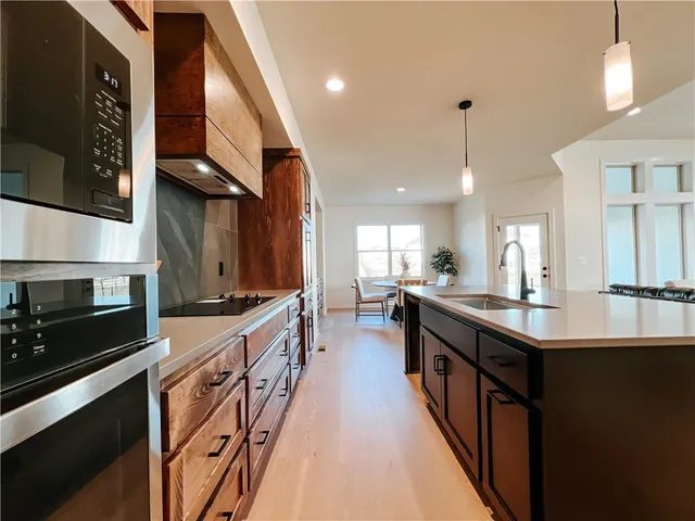 $600,000 | 2601 Northeast Wheatley Drive, Blue Springs, MO 64029