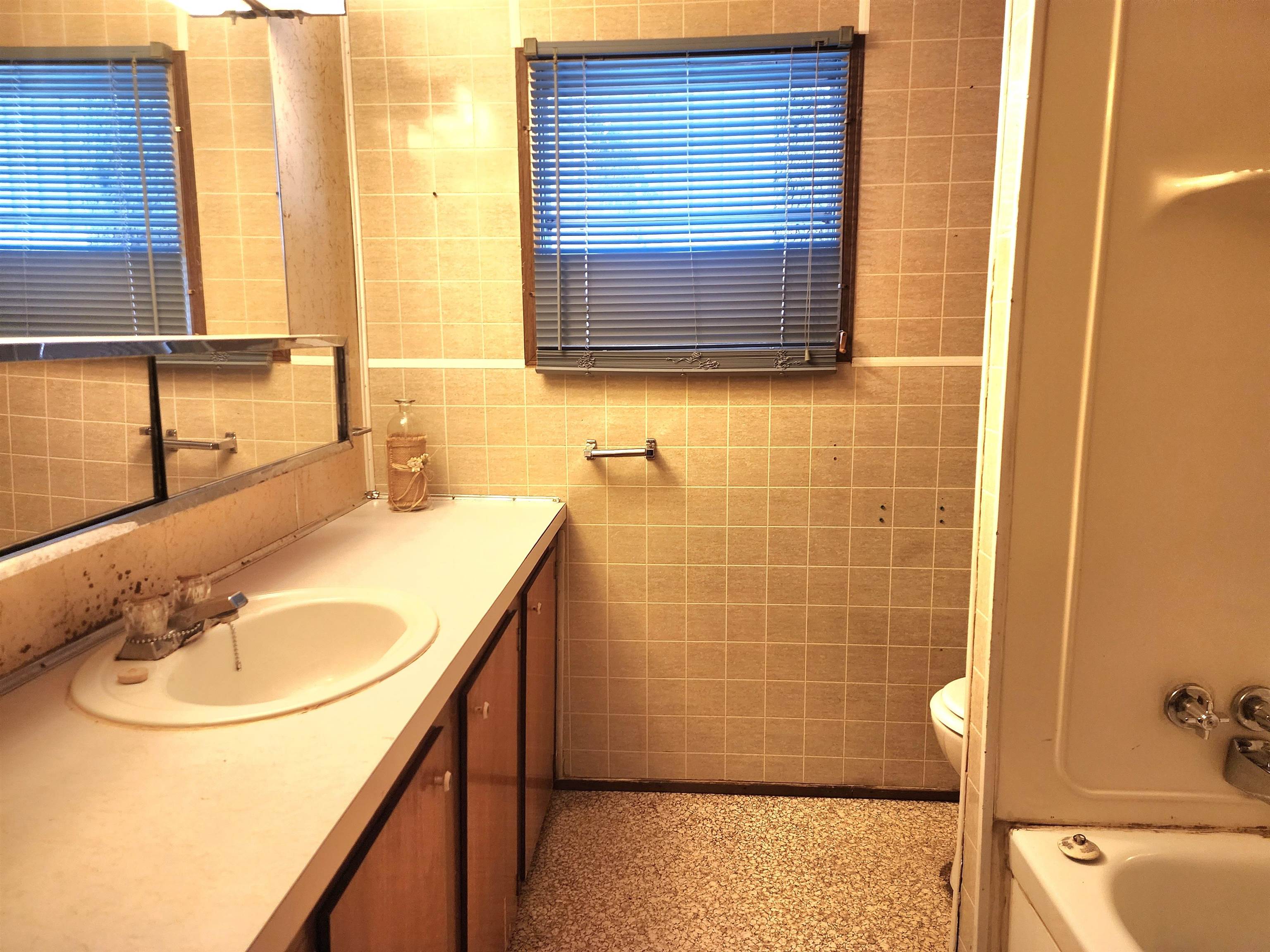 127 East High Street Wautoma, WI 54982 - Photo 19 of 26